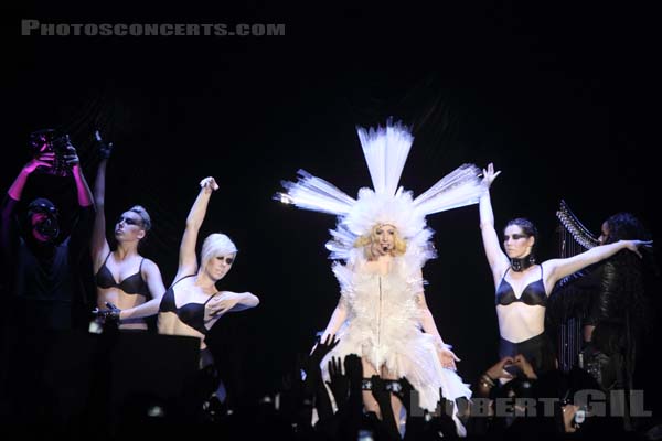 LADY GAGA - 2010-05-21 - PARIS - Bercy - 